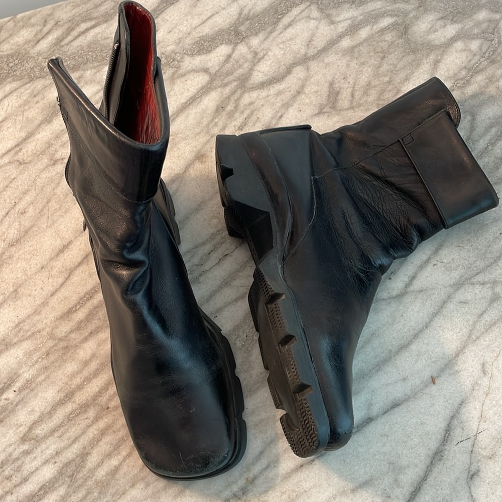BCBG MaxAzria leather ankle boots black chunky sole zip moto space age boots 7